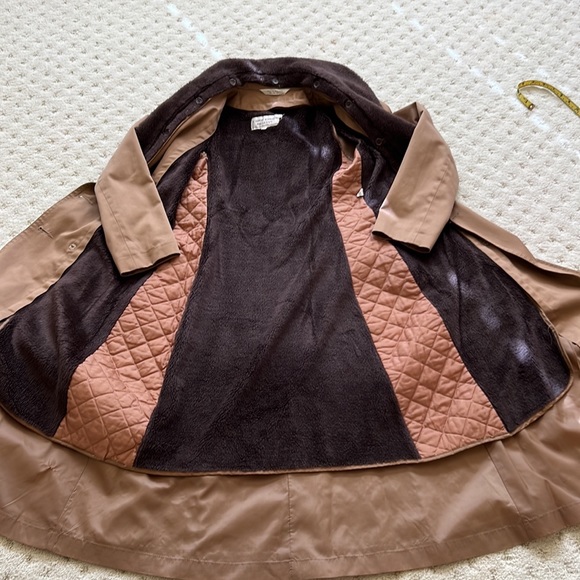 Vintage 90’s camel trench. - Picture 5 of 8